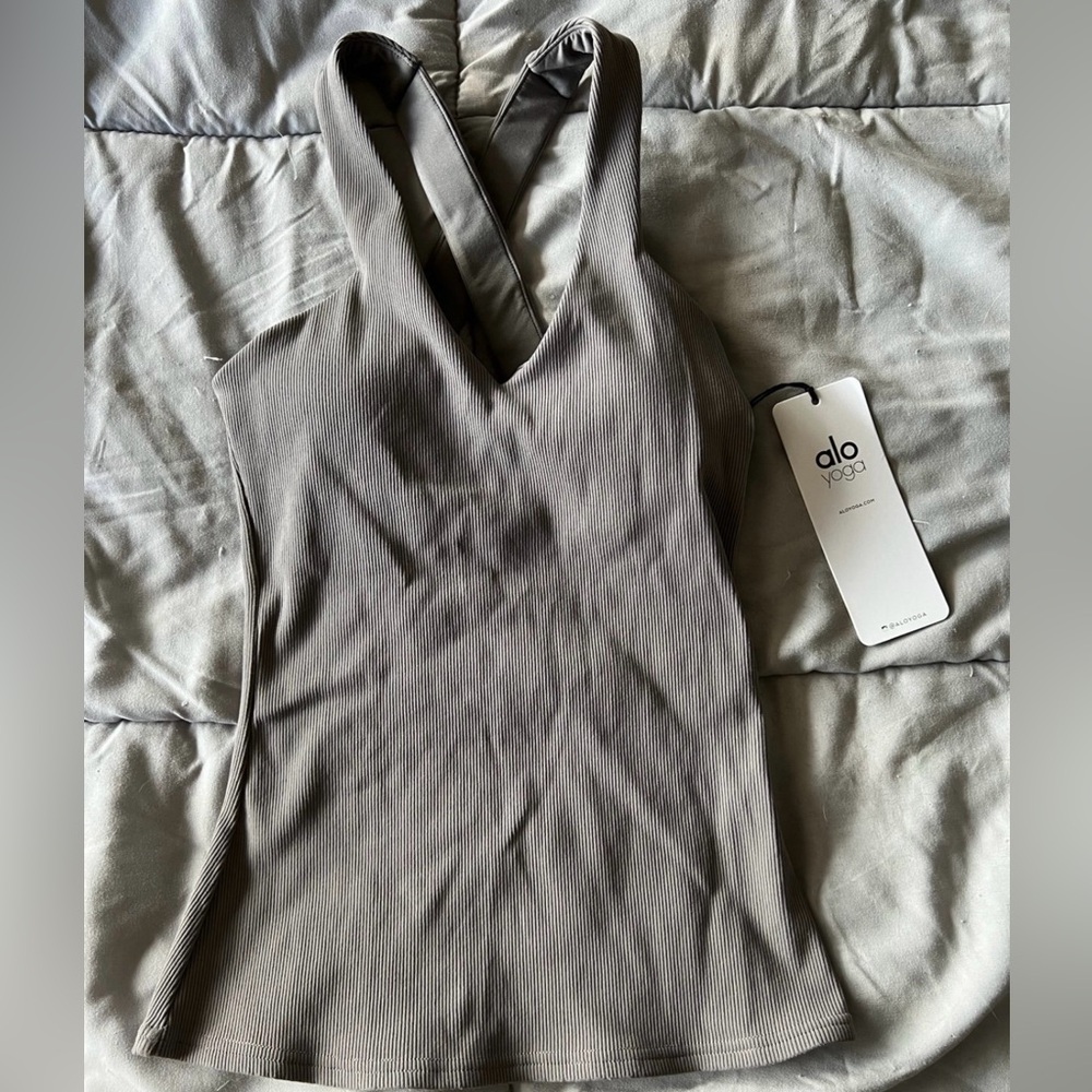 Alo yoga elevate tank studio pro NWT